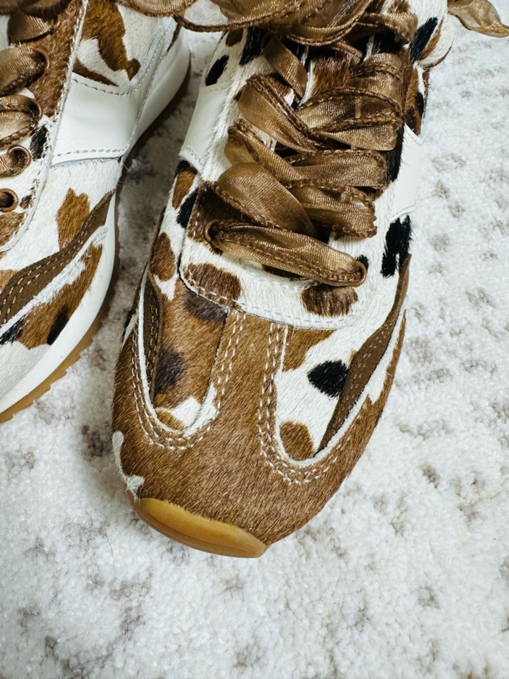 Dolce Vita Brown & White Leopard-Print Ribbon Lace Sneakers - Picture 9 of 15